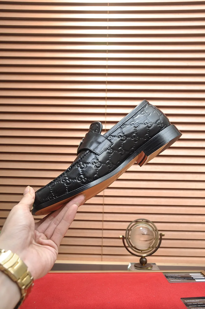 Men's men's shoes💰520💶【GUCCI】 (high-end Niuli) new model🍀Gucci* - top version Gucci classic casual leather shoes! It is made of imported original cowhide and has a comfortable first layer of cowhide lining! Original wear-resistant rubber outsole! High quality products! Code number 38-44!